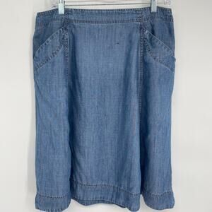LL  Bean Skirt Women’s 14 Chambray Denim Lightweight Coastal TradMom